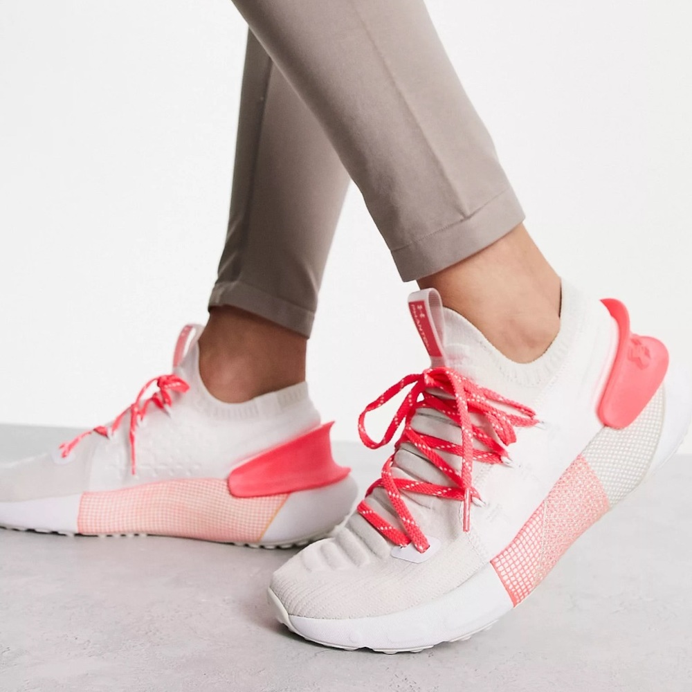 NWOB Under Armour Hovr Phantom 3 Size 7 white fog/pink shock $180 retail